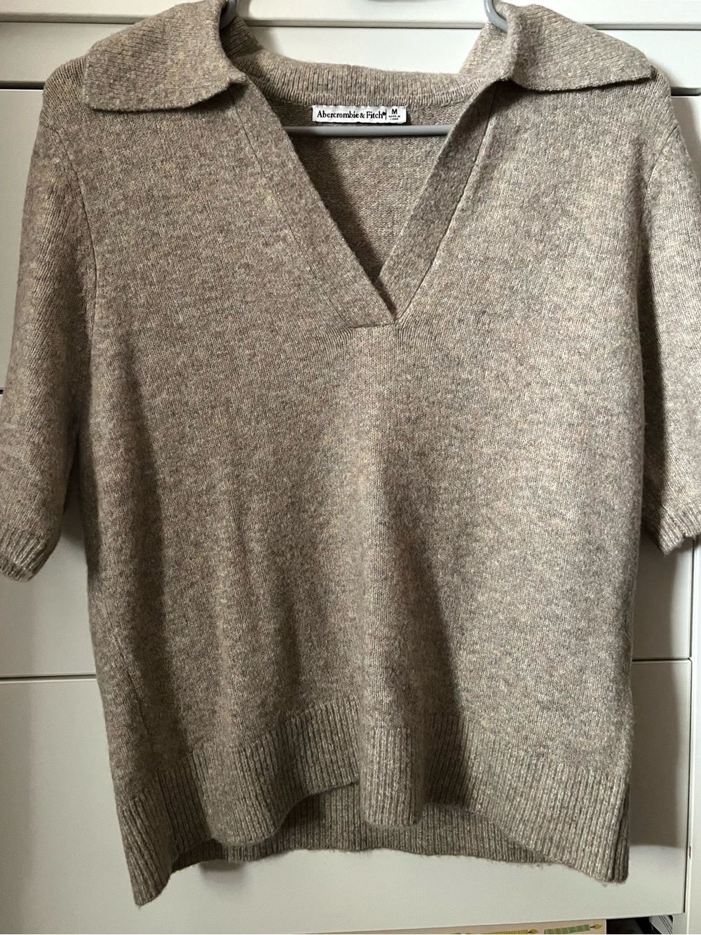 Abercrombie & Fitch Women's V-Neck Short-Sleeve Sweater Top Size M